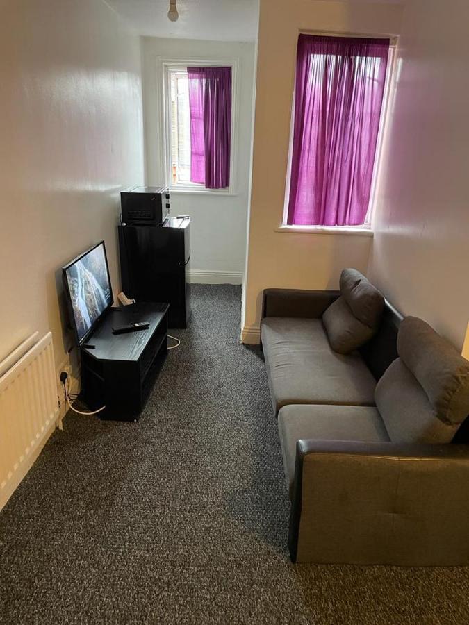 One Room To Stay With Fantastic Host London Exterior photo